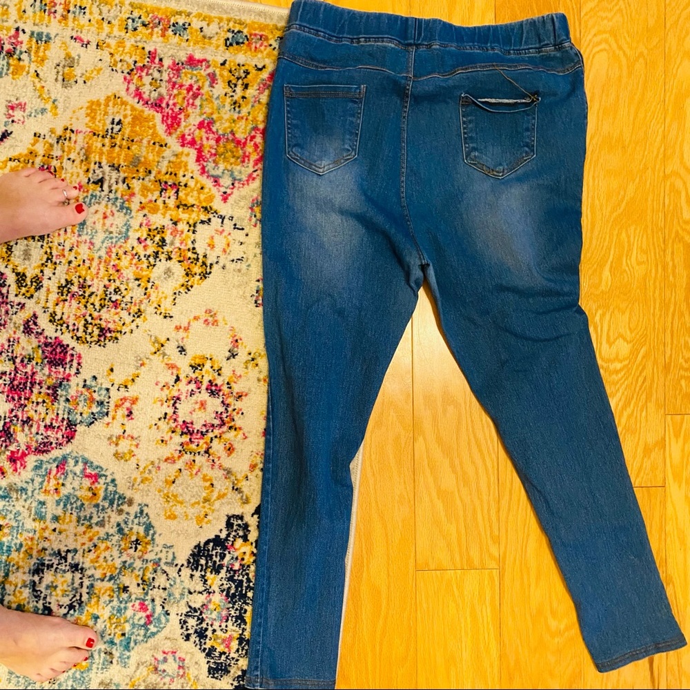 Holy jeans